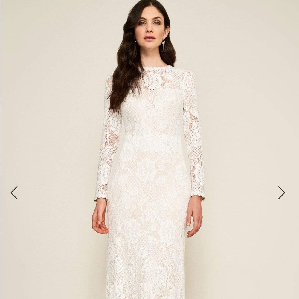 Tadashi Shoji Tenley Gown